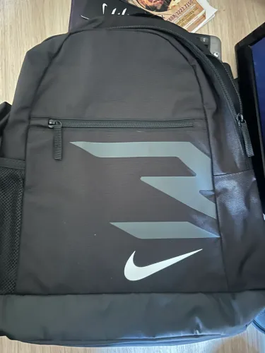 Mochila nike preta