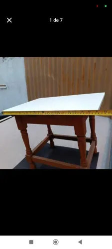 Mesinha de madeira multiuso, em Samambaia entrego sem taxa. Tamanho 45 cm alt X 54 cm larg