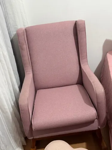 Poltrona de balanço para bebê rosa - Marca ABSTRATTO + Puff 