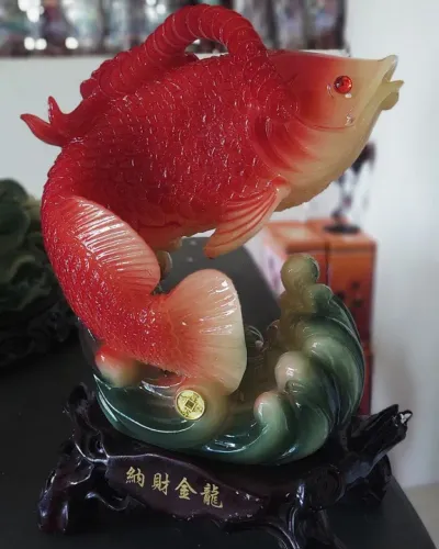 Carpa chinesa feng shui em resina