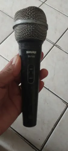 Microfone Shure SV 100. Aceito troca por teclado