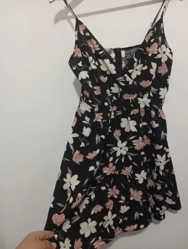 lindo vestido estampado de alcinha da shein