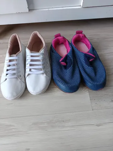 Dois tênis infantil - número 31 - azul marca Ortopé e o Branco Izalu - Higienizados