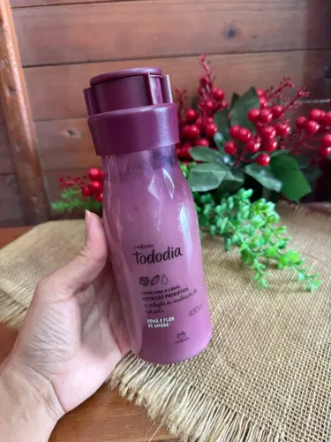 Creme Hidratante Natura Tododia Romã e Flor de Amora 400ml