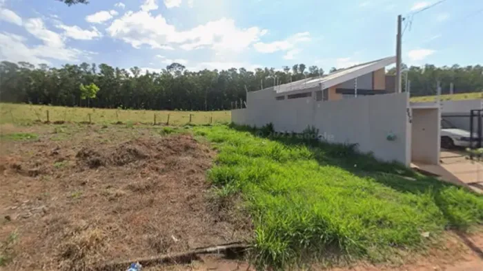 Terreno em Umuarama - 131m²
