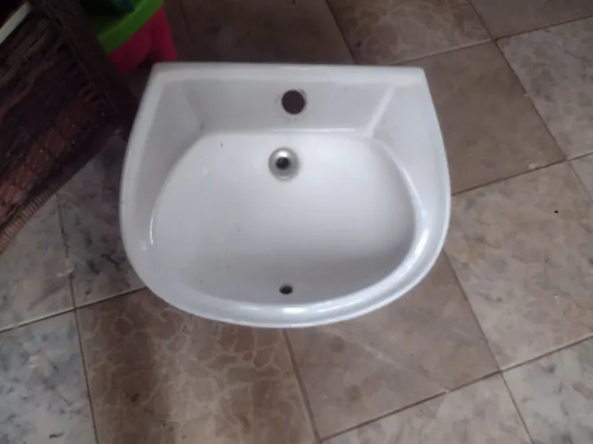 Pia pra banheiro ou lavabo