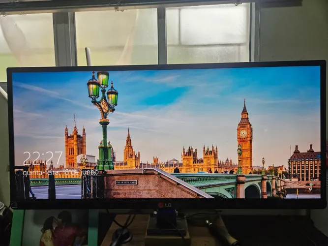 Monitor LG Ultra wide 2560x1080