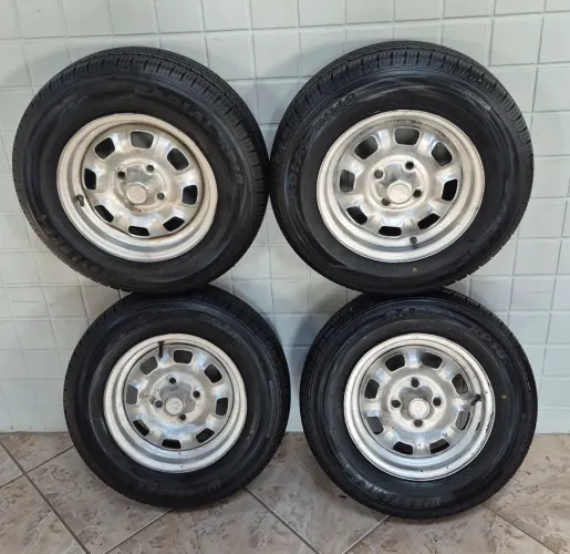 Rodas chevette com pneus 