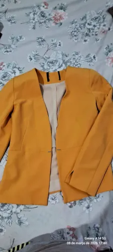 Blaise Amarelo Renner em perfeito estado, tamanho 38 ou P.