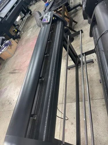 Plotter de recorte perfeito para sua produção com câmera e com laser