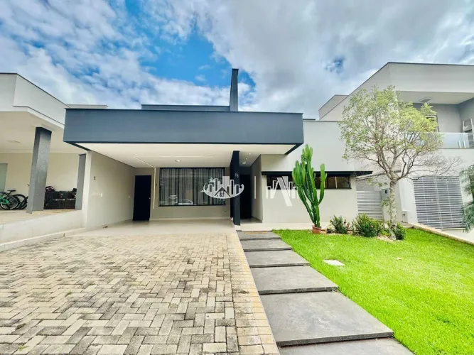 Casa com 3 quartos à venda, 155 m² por R$ 1.350.000 - Condomínio Golden Hill - Londrina/PR