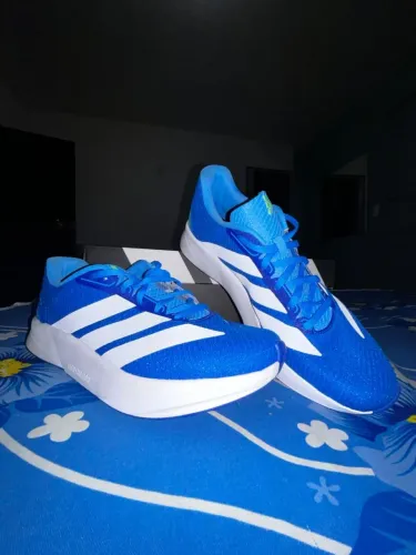 Vendo ou troco tênis adidas NOVO nunca usado!