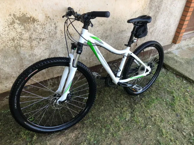 Bike Especializada Mika, estado de nova, pouquíssima usada.