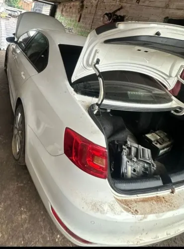 Jetta peças carro sucata leilão usadas 