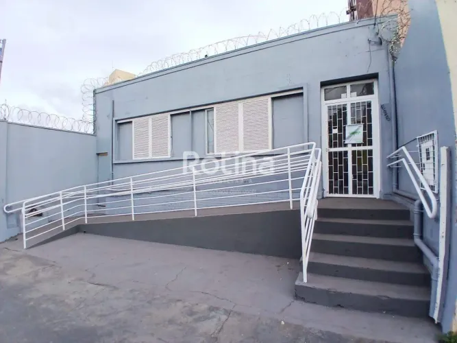 Casa Comercial para alugar, Centro - Uberlândia/MG - Rotina Imobiliária