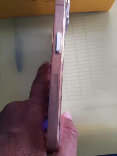 iPhone 14 normal 