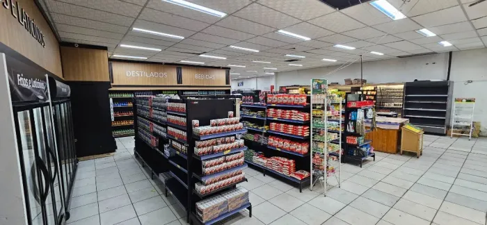 Supermercado completo + 112 placas solares com 2 conversores