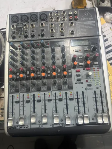 Behringer qx1204
