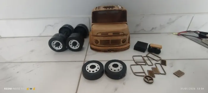 Miniatura MDF Mercedes Benz