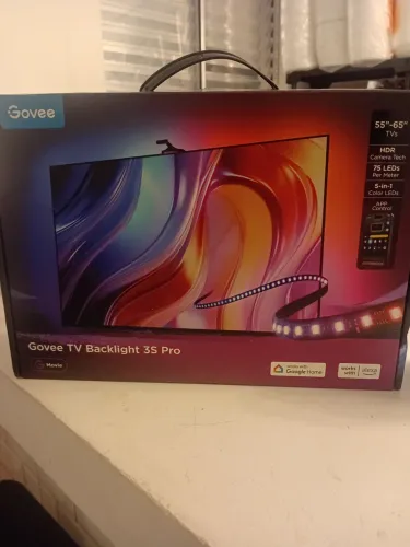 iluminação inteligente Govee TV Backlight 3 Pro, projetado para sincronizar cores com TVs