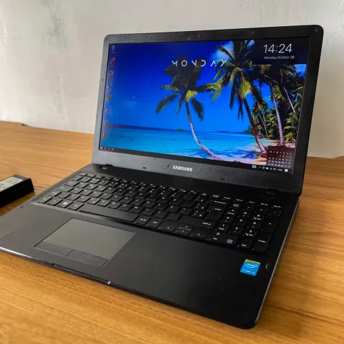 Notebook Samsung NP300E5K