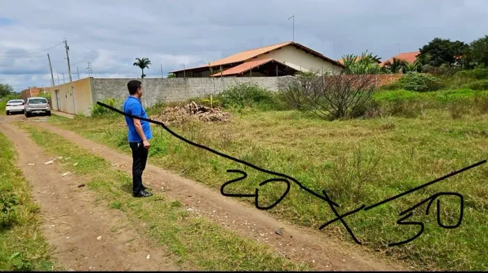 TERRENO EM GRAVATÁ 50X20 PLANO