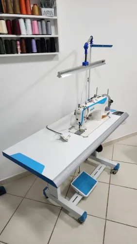 Máquina de Costura Industrial Jack F4