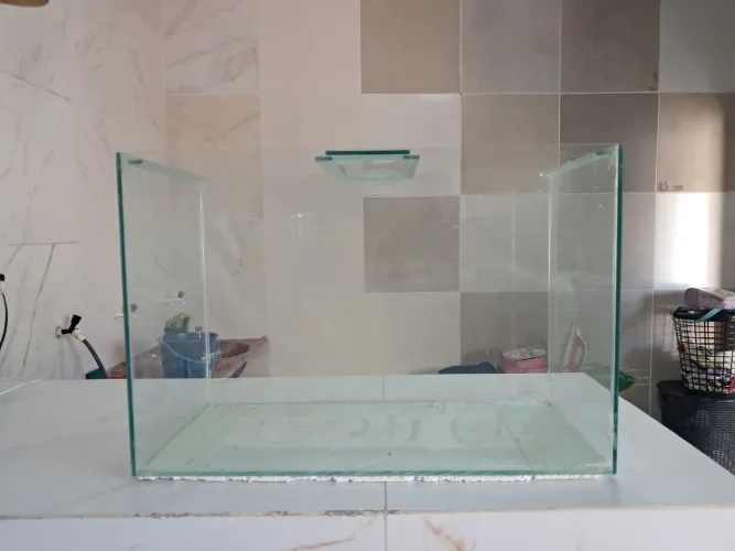 Aquário retangular 72L