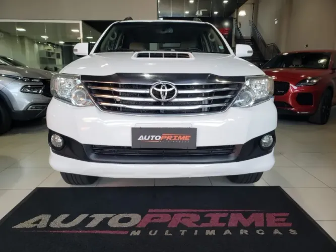 Toyota Hilux SW4 SRV D4-d 4X4 3.0 TDI Dies. AUT 2013