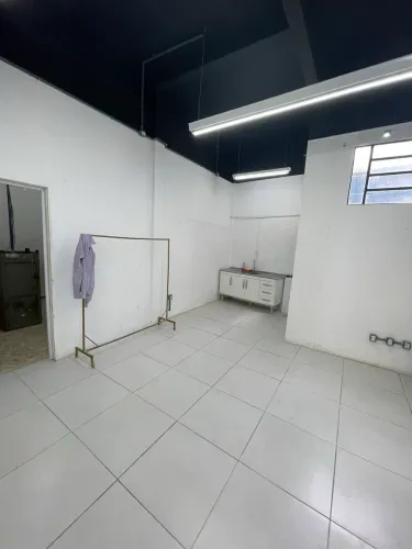 Ponto para comércio na principal do bairro 