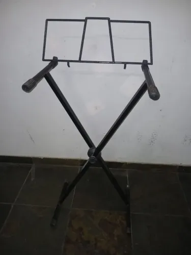 Suporte Pedestal Em X Para Teclado Musical Com Porta-Partitura