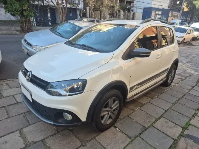 Volkswagen Crossfox 1.6 MI Total Flex 8V 5P 2012