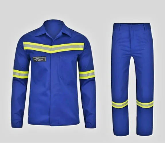 Uniformes profissionais em geral.
