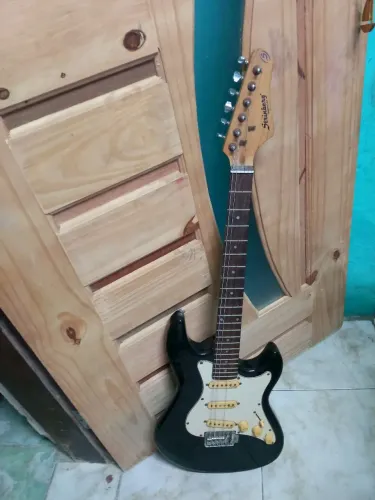 Guitarra strinberg