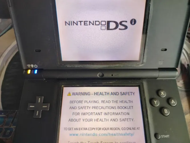 Nintendo Dsi com caixa