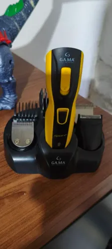 Máquina de cortar cabelo e barbear