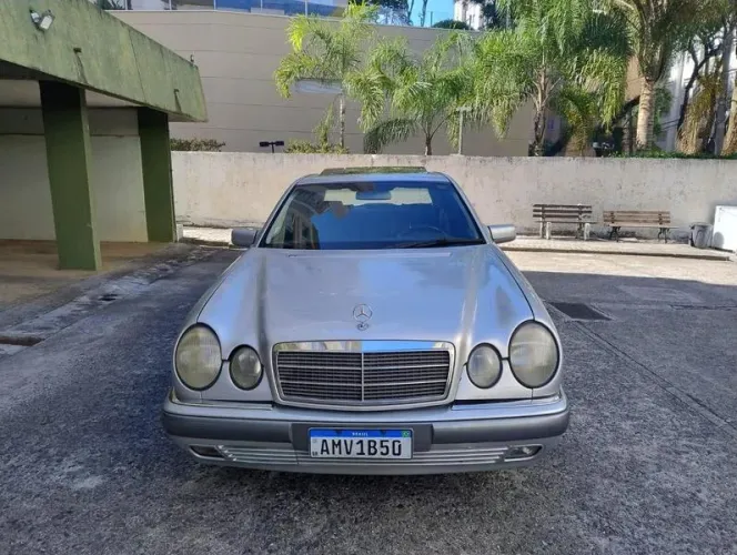 Mercedes-Benz E-240 Elegance 1999
