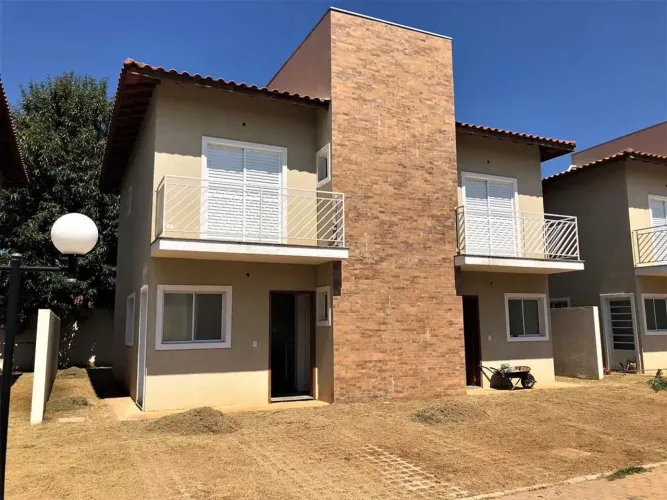 CASA EM CONDOMÍNIO PARA VENDA OU LOCAÇÃO NO BAIRRO DO CARMO EM VARGEM GRANDE PAULISTA