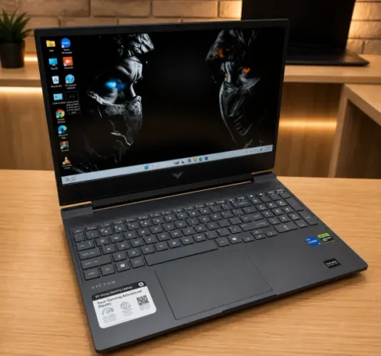 HP Victus Gamer Ryzen 7 + RTX 4050 / 16GB / SSD 512GB