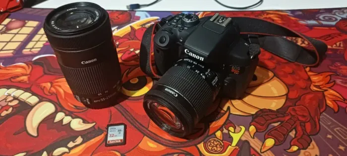 Canon EOS Rebel T6i