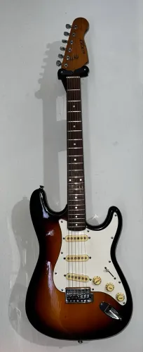 Guitarra Rocky by Condor RX-20 + Correia e Palheta de Brinde
