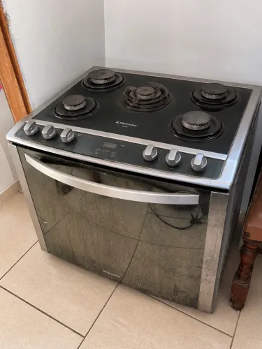 Fogão Electrolux 76EXV 5 bocas de embutir, mesa de vidro, grill e timer