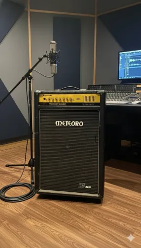 Amplificador Meteoro bass Precision Combo. 