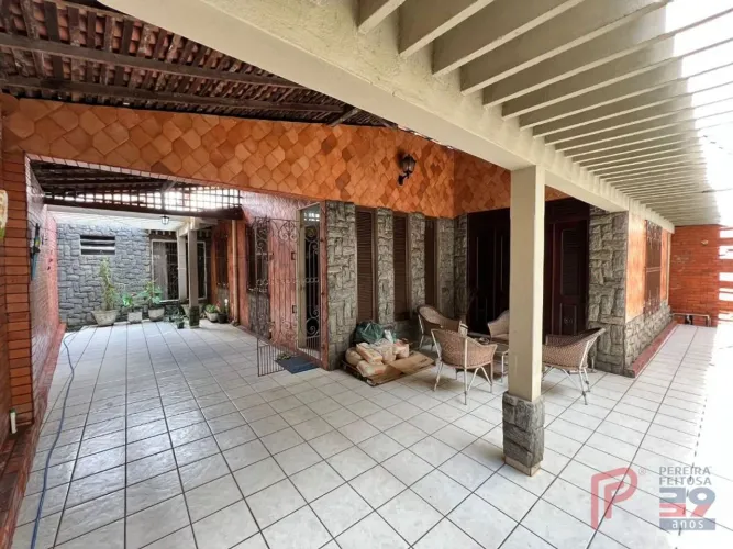 Casa com 3 dormitórios (1 suíte com closet) à venda, 288 m² por R$ 575.000,00 -