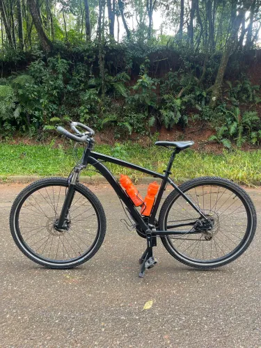 Bicicleta Oggi Sport Hacker + pneus Schwalbe Marathon Plus Tour