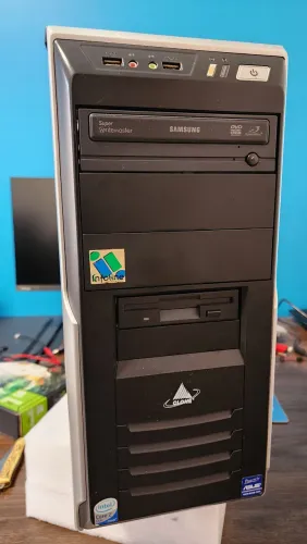 Gabinete Clone Retrô + Fonte 450W + HD 160GB + Placa Asus (Defeito) - Para Peças