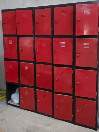 Armário 20 portas 