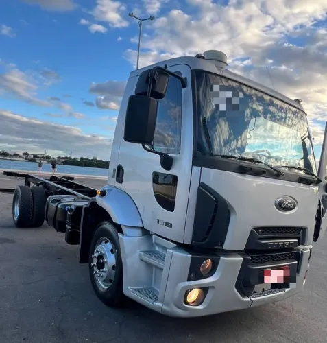 Caminhão Ford cargo 1319 E turbo 2p, ano-2012/13  