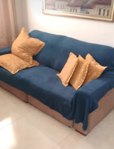 Vendo sofá, estofado bom usável