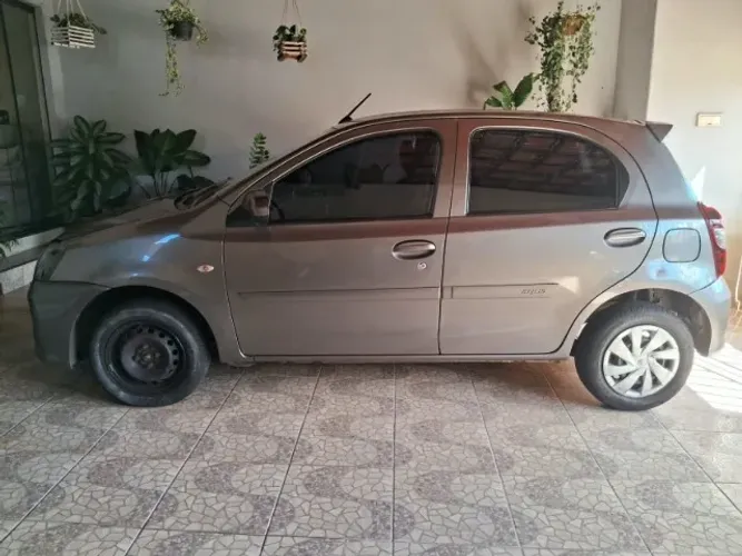 Toyota Etios X 1.3 Flex 16V 5P Mec. 2020